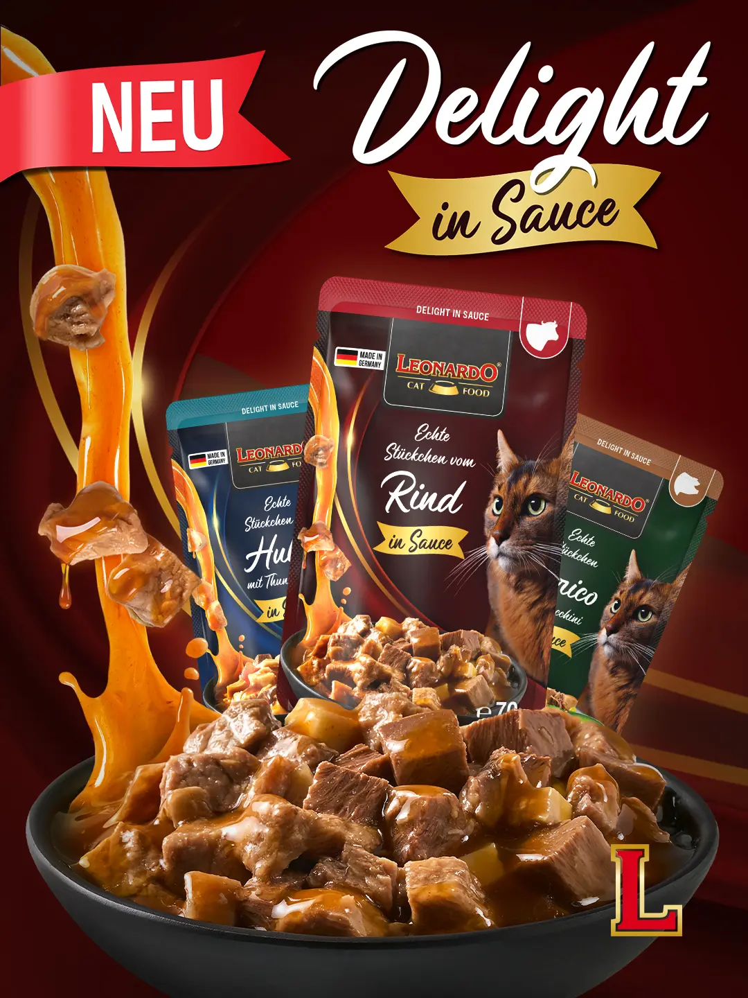 bl-del-new-3-4 Werbegrafik für „Leonardo Cat Food – Delight in Sauce“ mit einem roten Banner „NEU“. Im Vordergrund steht eine gefüllte Napf-Schale mit Fleischstückchen in brauner Sauce, dahinter drei Futterbeutel (u. a. der Sorte „Echte Stückchen vom Rind in Sauce“) sowie das Bild einer Abessinierkatze.
